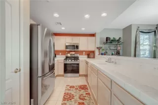 Photo #4: 2249646 Listing