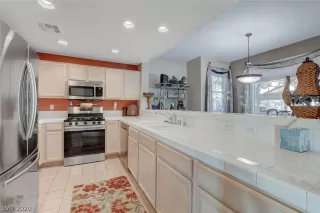 Photo #5: 2249646 Listing