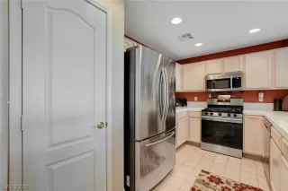 Photo #6: 2249646 Listing