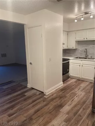 Photo #4: 2249650 Listing 