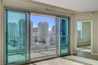 Photo #4: 2249679 Listing