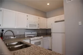 Photo #4: 2249684 Listing 