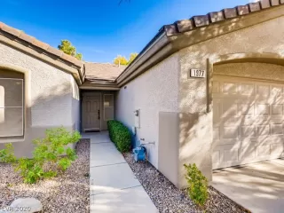 Photo #1: 2249695 Listing