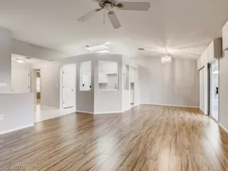 Photo #3: 2249695 Listing