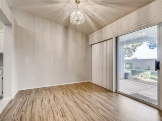 Photo #6: 2249695 Listing