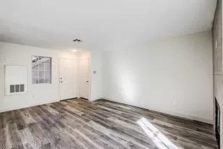 Photo #3: 2249703 Listing