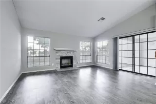 Photo #5: 2249775 Listing 