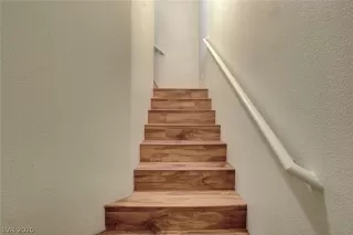 Photo #4: 2249801 Listing