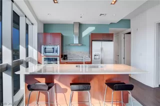 Photo #4: 2249841 Listing