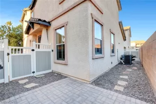 Photo #2: 2249857 Listing