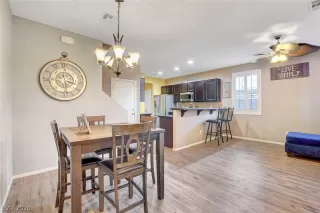 Photo #5: 2249857 Listing