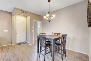 Photo #6: 2249857 Listing