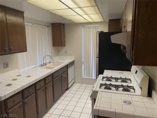 Photo #5: 2249864 Listing