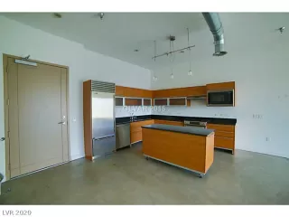 Photo #1: 2249871 Listing