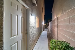 Photo #1: 2249886 Listing 