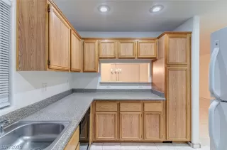 Photo #5: 2249886 Listing 