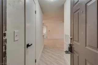 Photo #4: 2249931 Listing