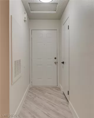 Photo #5: 2249931 Listing