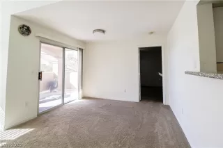 Photo #4: 2249932 Listing