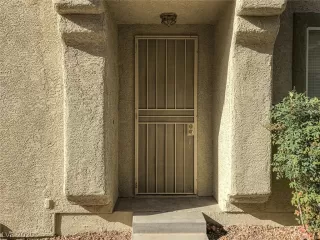 Photo #2: 2249957 Listing