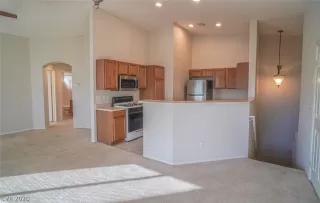 Photo #3: 2249957 Listing