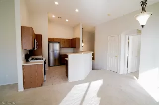 Photo #5: 2249957 Listing