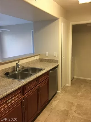 Photo #3: 2249989 Listing