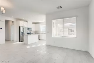 Photo #3: 2250014 Listing