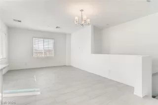 Photo #5: 2250014 Listing