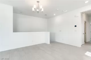 Photo #6: 2250014 Listing