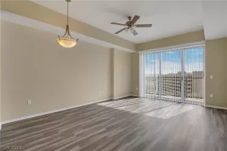 Photo #4: 2250032 Listing 