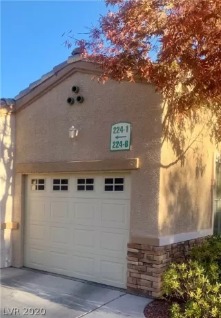 Photo #1: 2250078 Listing