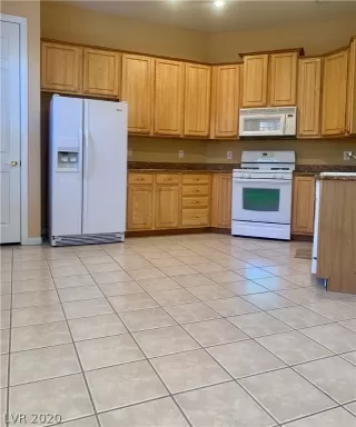 Photo #6: 2250078 Listing