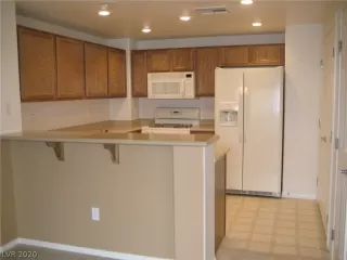 Photo #5: 2250152 Listing 