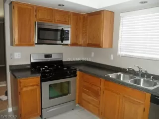 Photo #3: 2250227 Listing