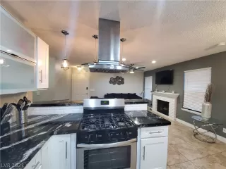 Photo #5: 2250305 Listing 