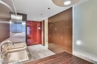 Photo #5: 2250400 Listing