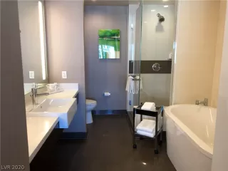 Photo #5: 2250427 Listing