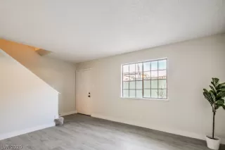 Photo #5: 2250530 Listing 