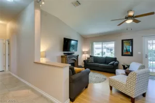 Photo #3: 2250580 Listing