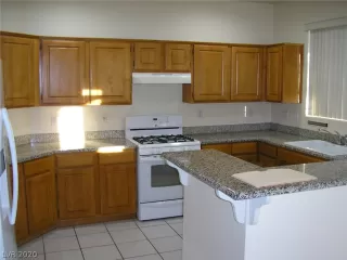 Photo #4: 2250593 Listing