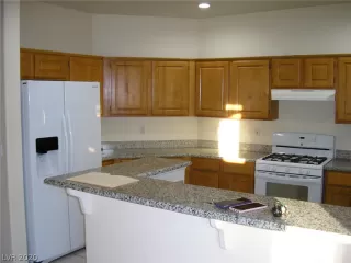 Photo #5: 2250593 Listing