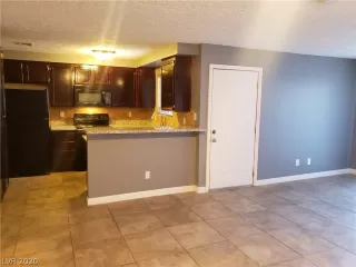 Photo #6: 2250628 Listing