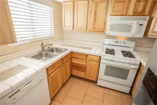 Photo #6: 2250635 Listing 