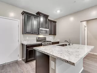 Photo #3: 2250645 Listing
