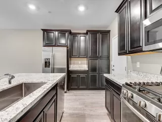Photo #5: 2250645 Listing