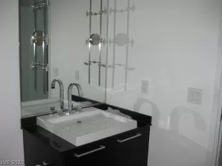 Photo #5: 2250666 Listing