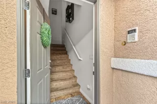 Photo #6: 2250674 Listing