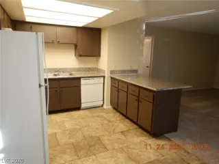 Photo #5: 2250681 Listing 