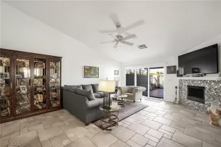 Photo #6: 2250709 Listing